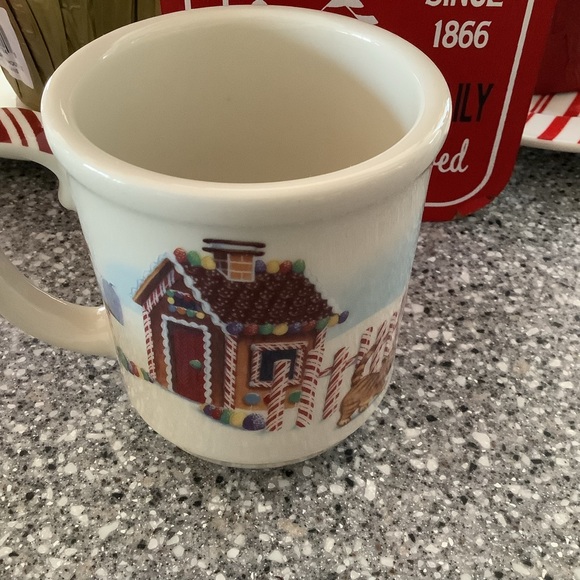 3 Longaberger Holiday Christmas Roger and Ginger Coffee Mugs - Picture 7 of 8